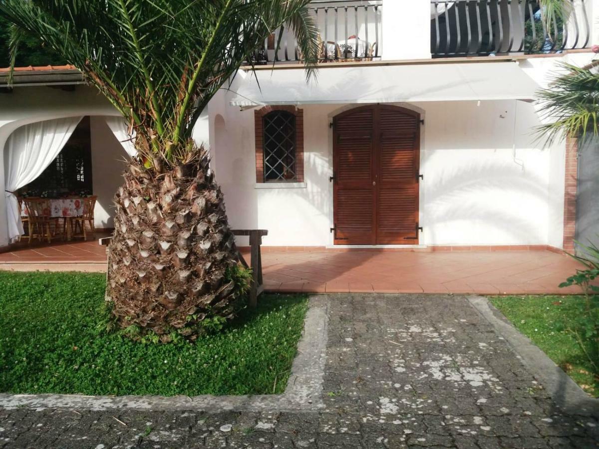 Da Adria Al Corvenale - Casa Vacanze Carrara - Villa Eksteriør billede