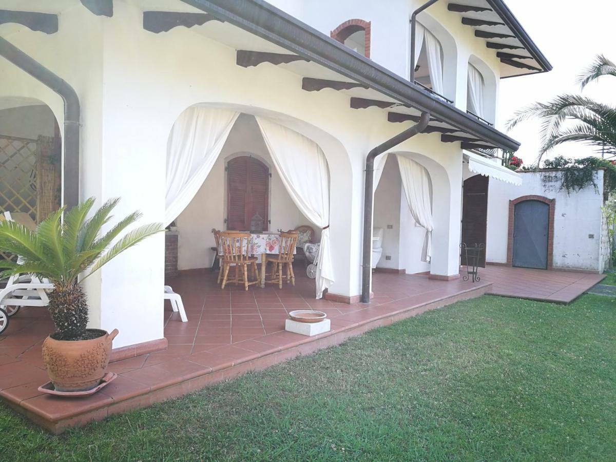 Da Adria Al Corvenale - Casa Vacanze Carrara - Villa Eksteriør billede