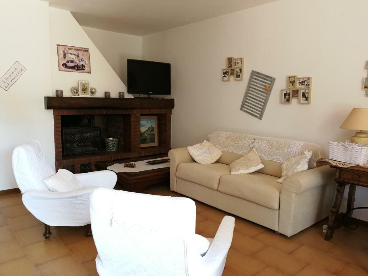Da Adria Al Corvenale - Casa Vacanze Carrara - Villa Eksteriør billede